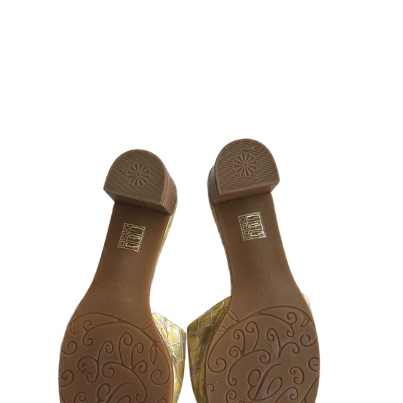 Brighton slip on heeled sandals size 8 M - Picture 5 of 7